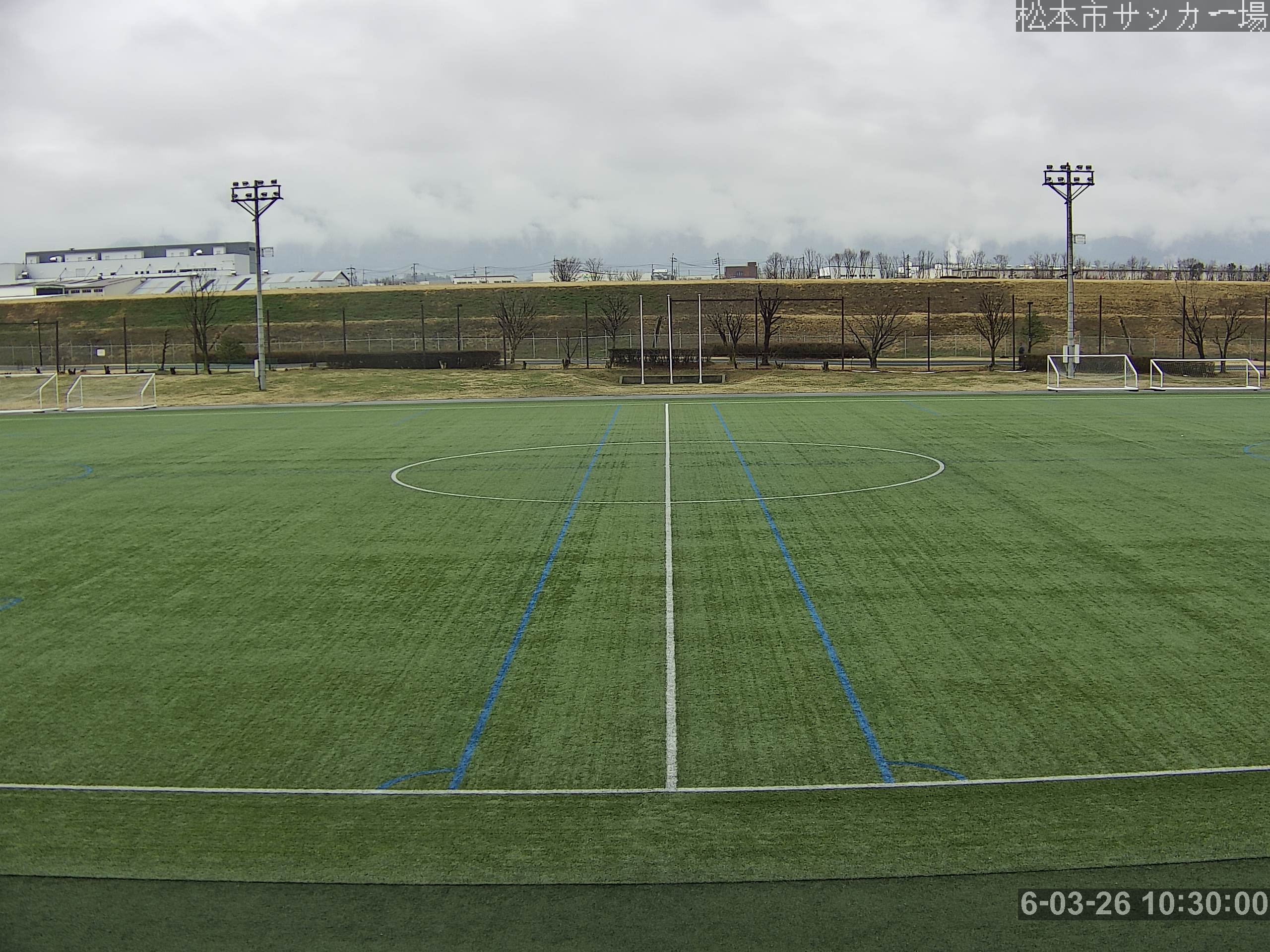 松本市サッカー場の映像